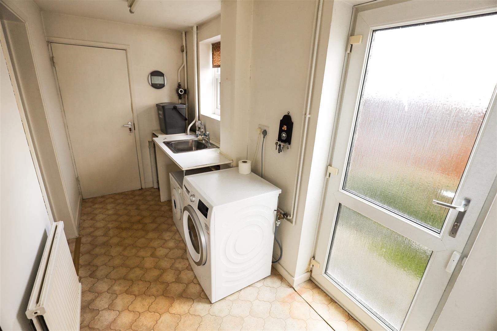 17 Darren Close, Cowbridge, Vale of Glamorgan, CF71 7DE